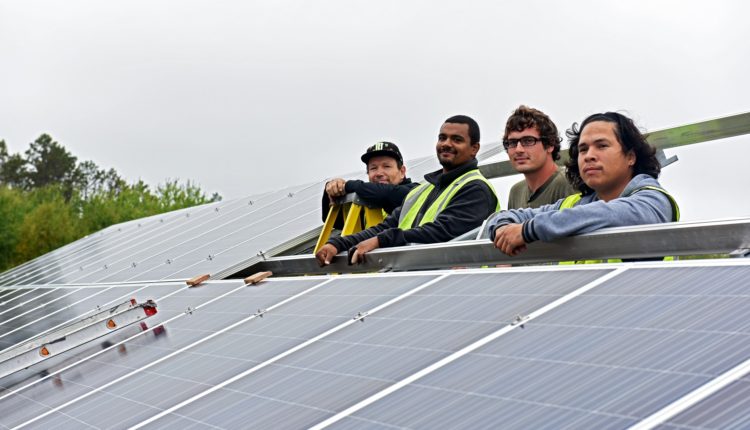 student Solar Panel Installers_8680